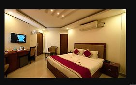 Glitz Inn Calicut